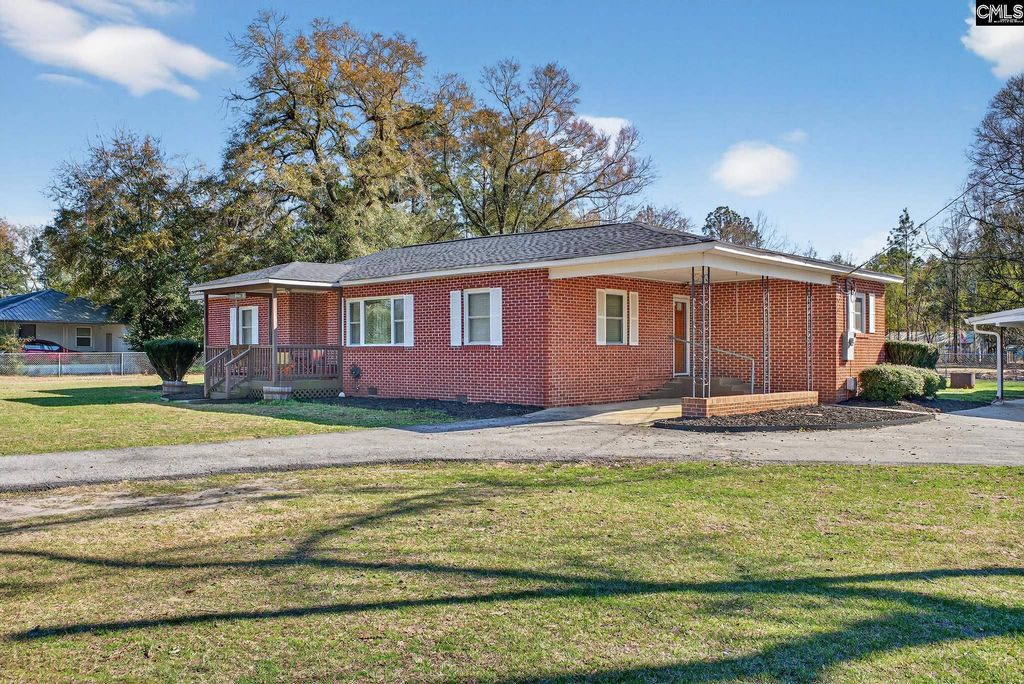 4462 Festival Trail Road, Wagener, SC 29164