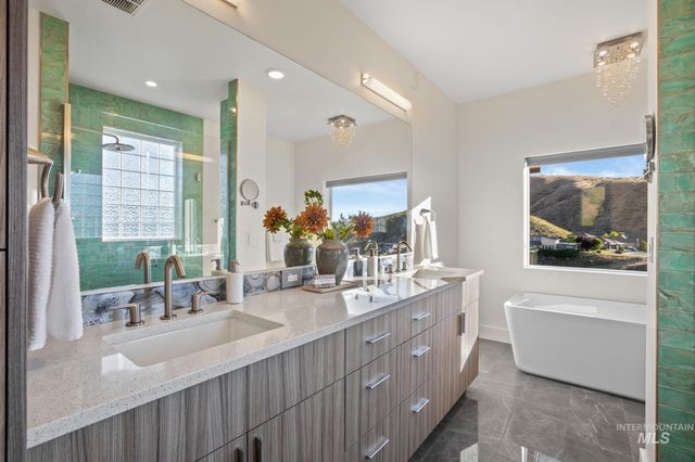 4109 N Eyrie Way, Boise, ID 83703