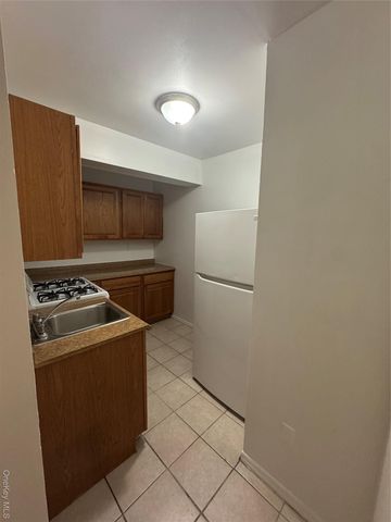 199 Hoover Road 2F, Yonkers, NY 10710