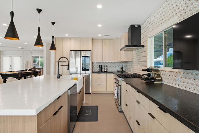 43490 Bath Point Court, Bermuda Dunes, CA 92203