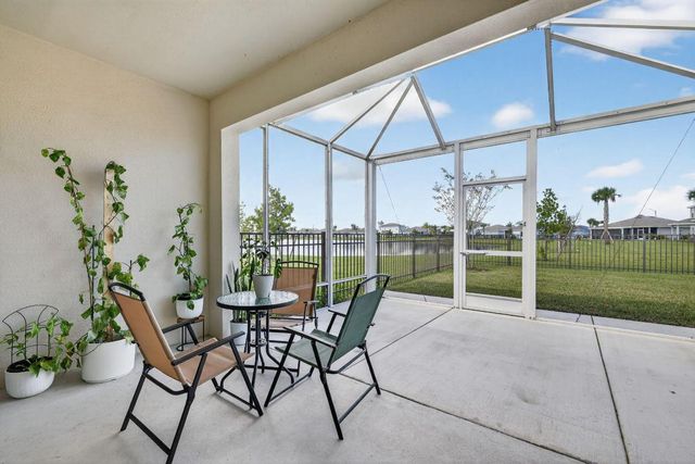 806 Persimmon Place, Fort Pierce, FL 34981