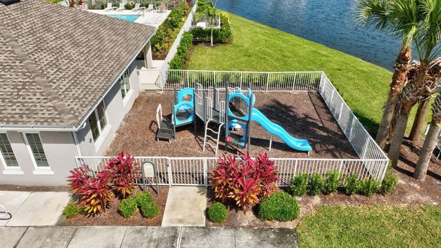 806 Persimmon Place, Fort Pierce, FL 34981