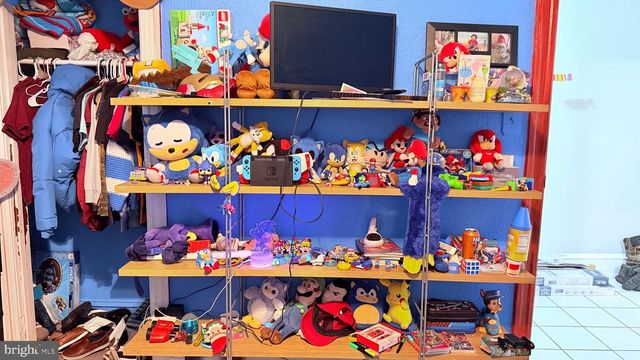 228 W ONTARIO ST, Philadelphia, PA 19140