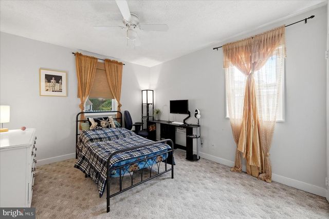 104 LAMBERT DR, Manassas Park, VA 20111