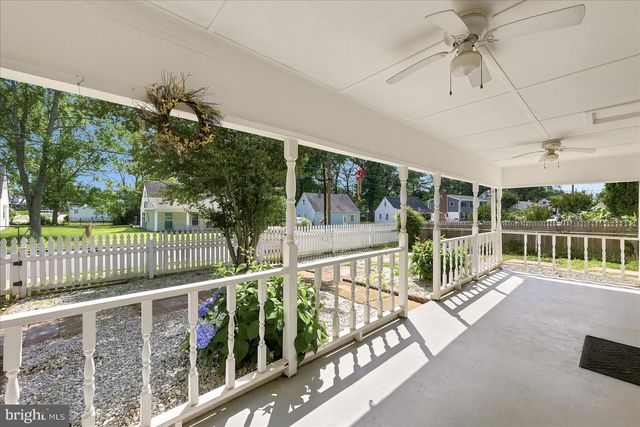 104 LAMBERT DR, Manassas Park, VA 20111