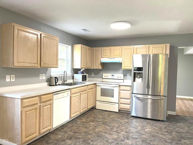 2636 Mae Circle, Carmel, IN 46033