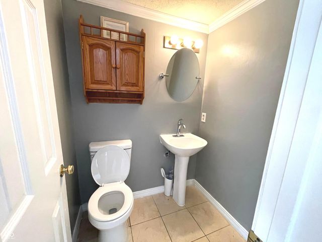 2636 Mae Circle, Carmel, IN 46033