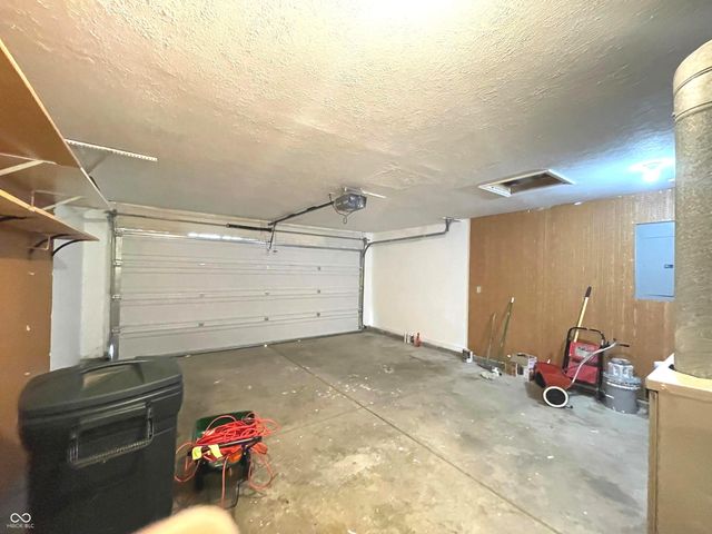 2636 Mae Circle, Carmel, IN 46033