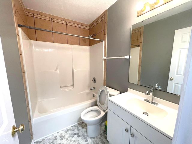 2636 Mae Circle, Carmel, IN 46033