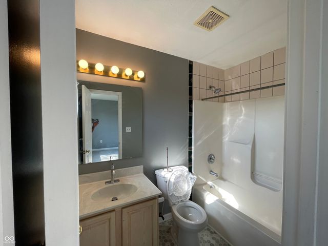 2636 Mae Circle, Carmel, IN 46033