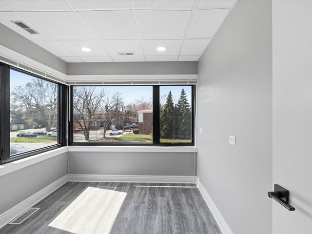 505 S La Grange Road, La Grange, IL 60525