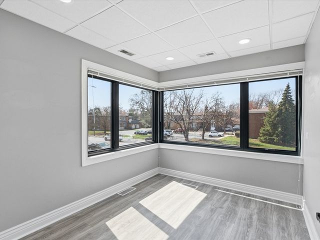 505 S La Grange Road, La Grange, IL 60525