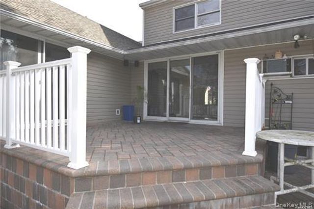 44 Miller Road, Farmingdale, NY 11735