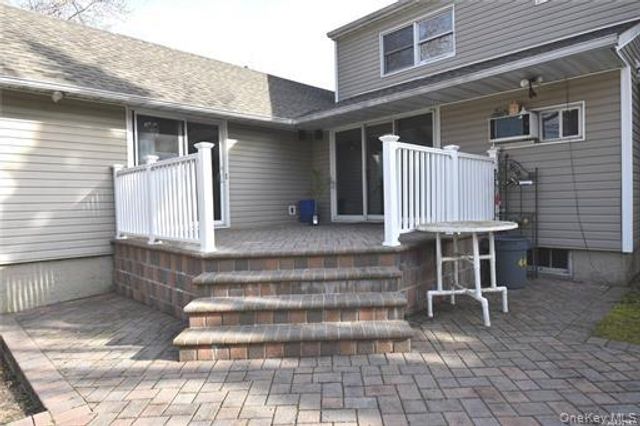 44 Miller Road, Farmingdale, NY 11735