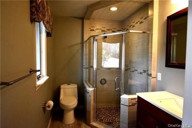 44 Miller Road, Farmingdale, NY 11735