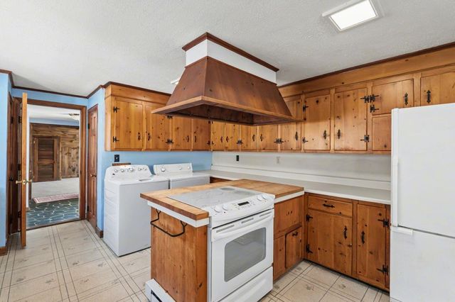 12 Miltimore Road, Derry, NH 03038