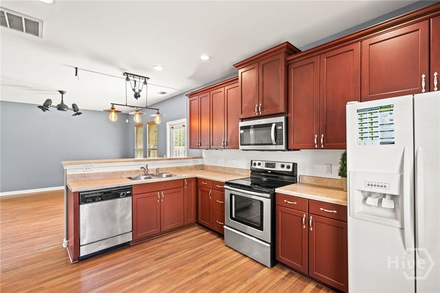 46 Twin Oaks Place, Savannah, GA 31407