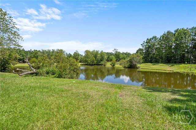 46 Twin Oaks Place, Savannah, GA 31407