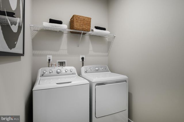 1737 DESTRIER ST, Ranson, WV 25438