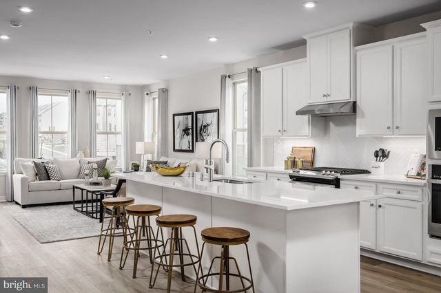 1737 DESTRIER ST, Ranson, WV 25438