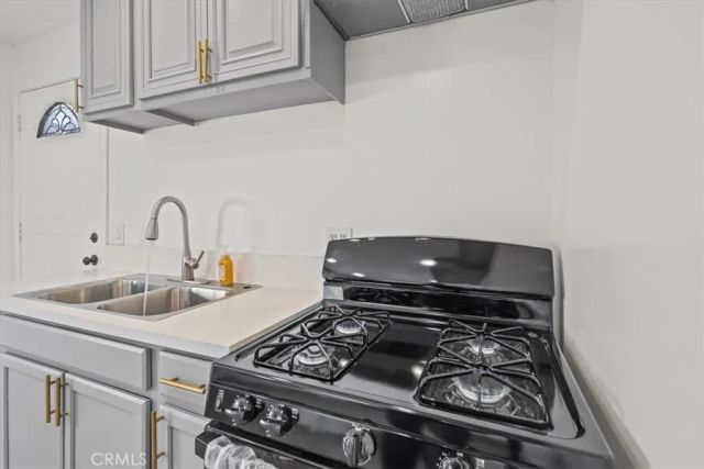 9806 Beachy, Arleta, CA 91331