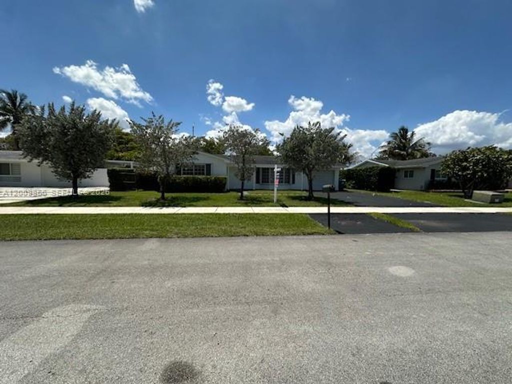 7814 SW 146th Ct, Miami, FL 33183