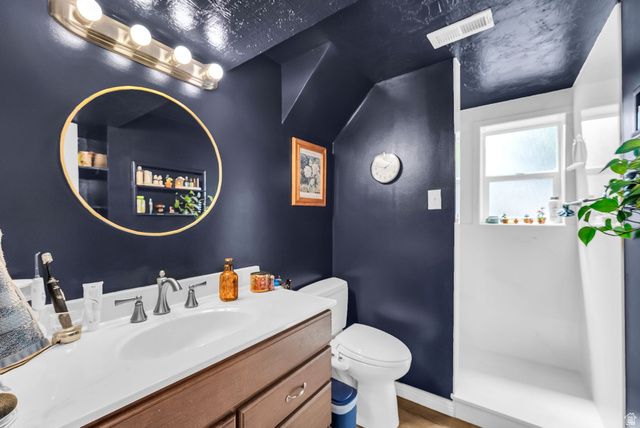 128 S 1000 E, Layton, UT 84041