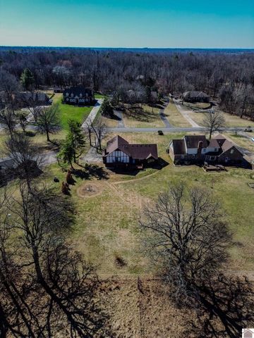 161 Matthew Drive L8, Paducah, KY 42001