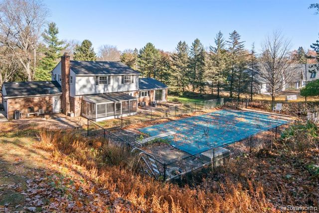 26075 Woodlore Road, Franklin, MI 48025