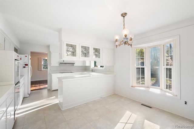 26075 Woodlore Road, Franklin, MI 48025