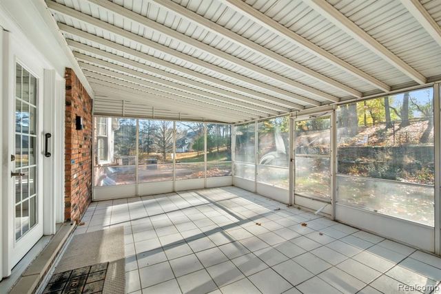 26075 Woodlore Road, Franklin, MI 48025