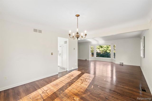 26075 Woodlore Road, Franklin, MI 48025