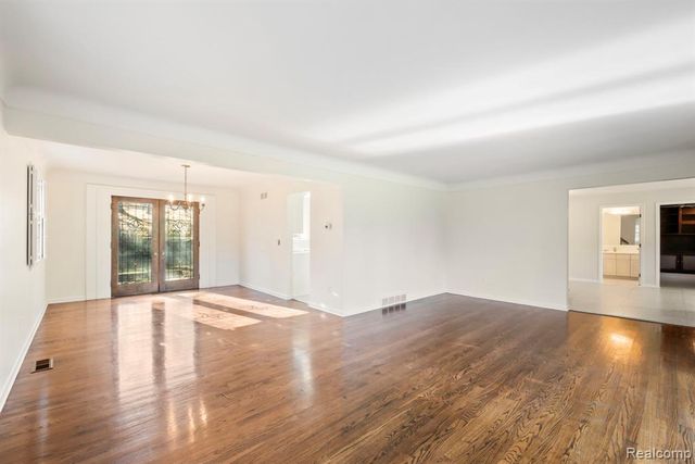 26075 Woodlore Road, Franklin, MI 48025