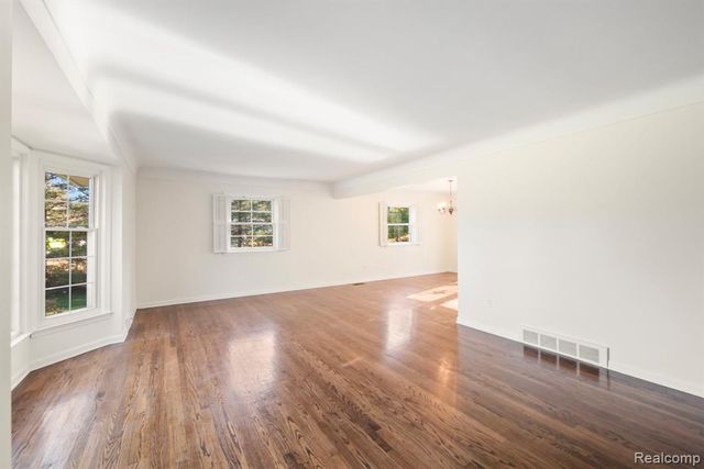 26075 Woodlore Road, Franklin, MI 48025