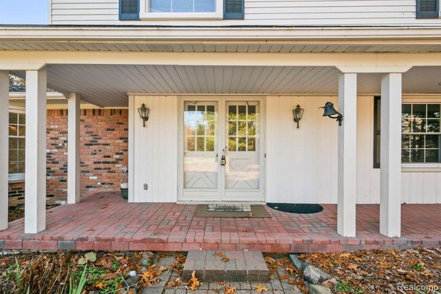 26075 Woodlore Road, Franklin, MI 48025