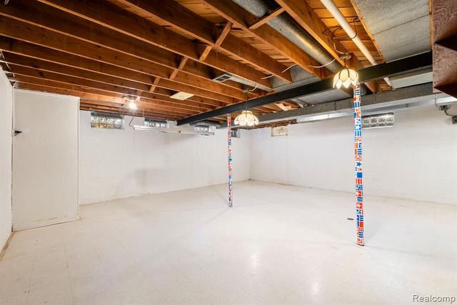 26075 Woodlore Road, Franklin, MI 48025