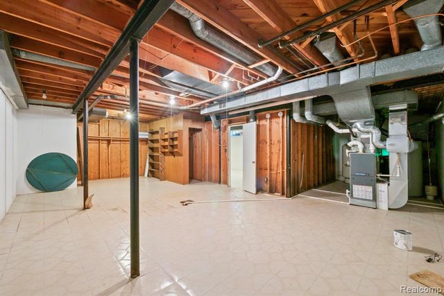 26075 Woodlore Road, Franklin, MI 48025