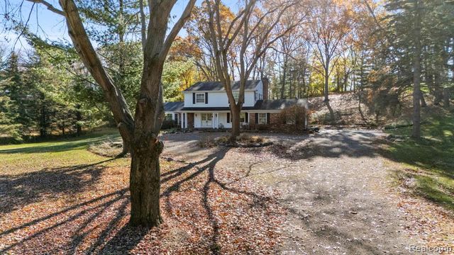 26075 Woodlore Road, Franklin, MI 48025