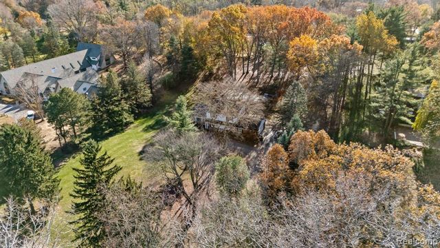 26075 Woodlore Road, Franklin, MI 48025