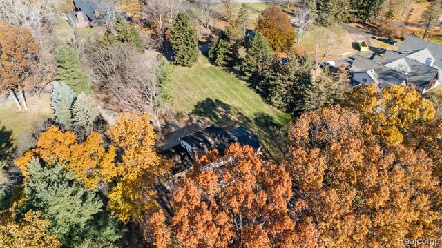 26075 Woodlore Road, Franklin, MI 48025