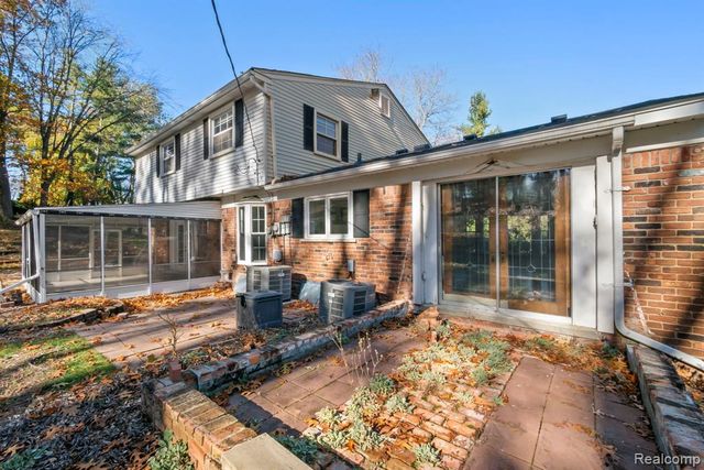 26075 Woodlore Road, Franklin, MI 48025