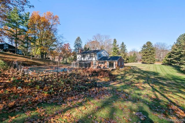 26075 Woodlore Road, Franklin, MI 48025