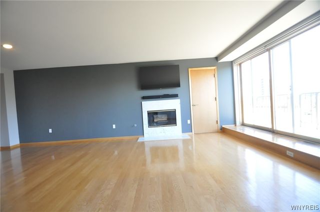 40 Waterfront Circle 406A, Buffalo, NY 14202