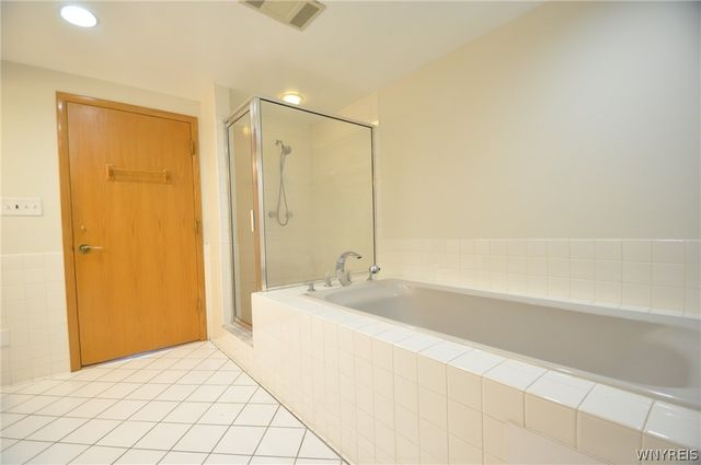 40 Waterfront Circle 406A, Buffalo, NY 14202