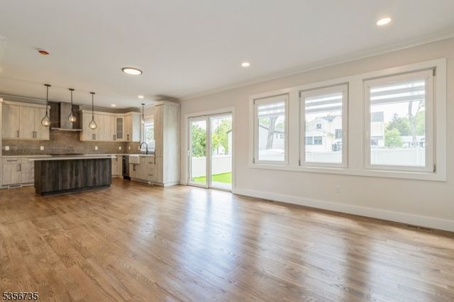 43 Roseland Ave, Warren Twp., NJ 07059