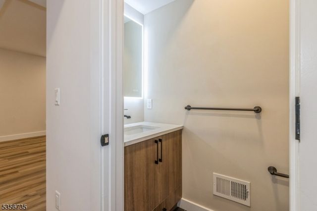 43 Roseland Ave, Warren Twp., NJ 07059