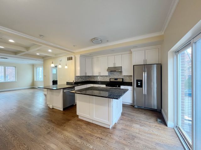 3527 S Parnell Avenue A, Chicago, IL 60609