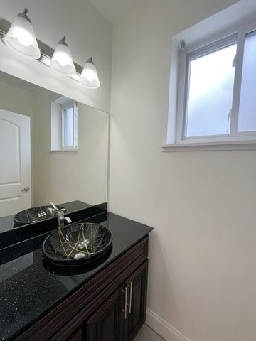 3527 S Parnell Avenue A, Chicago, IL 60609