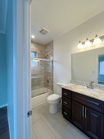 3527 S Parnell Avenue A, Chicago, IL 60609