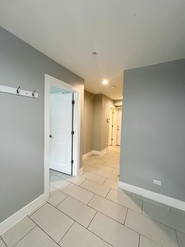 3527 S Parnell Avenue A, Chicago, IL 60609